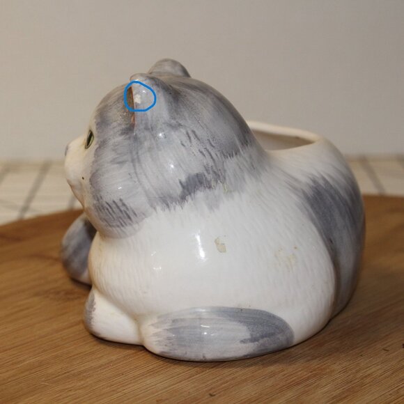 Vtg Cat Planter Grey and White Big Blue Eyes Decorative Planter - Picture 2 of 7